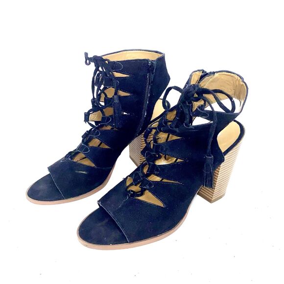 Report Bikka Woman's Size 9 with Zipper and Lace Up.  Gently Used - Picture 1 of 5